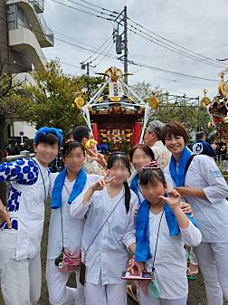 大岡越前祭のビックパレードで神輿を担ぎました。